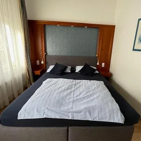 ホテル Am Roonplatz ボン