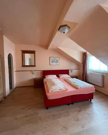 Am Roonplatz ホテル ボン