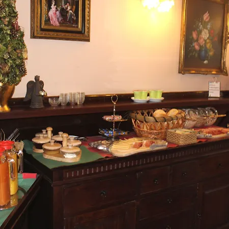 Am Roonplatz מלון