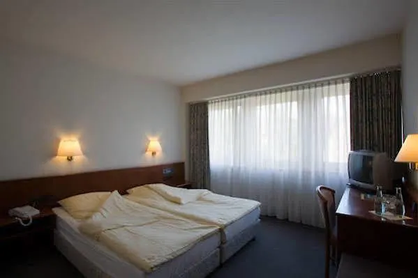 Ξενοδοχείο Am Roonplatz